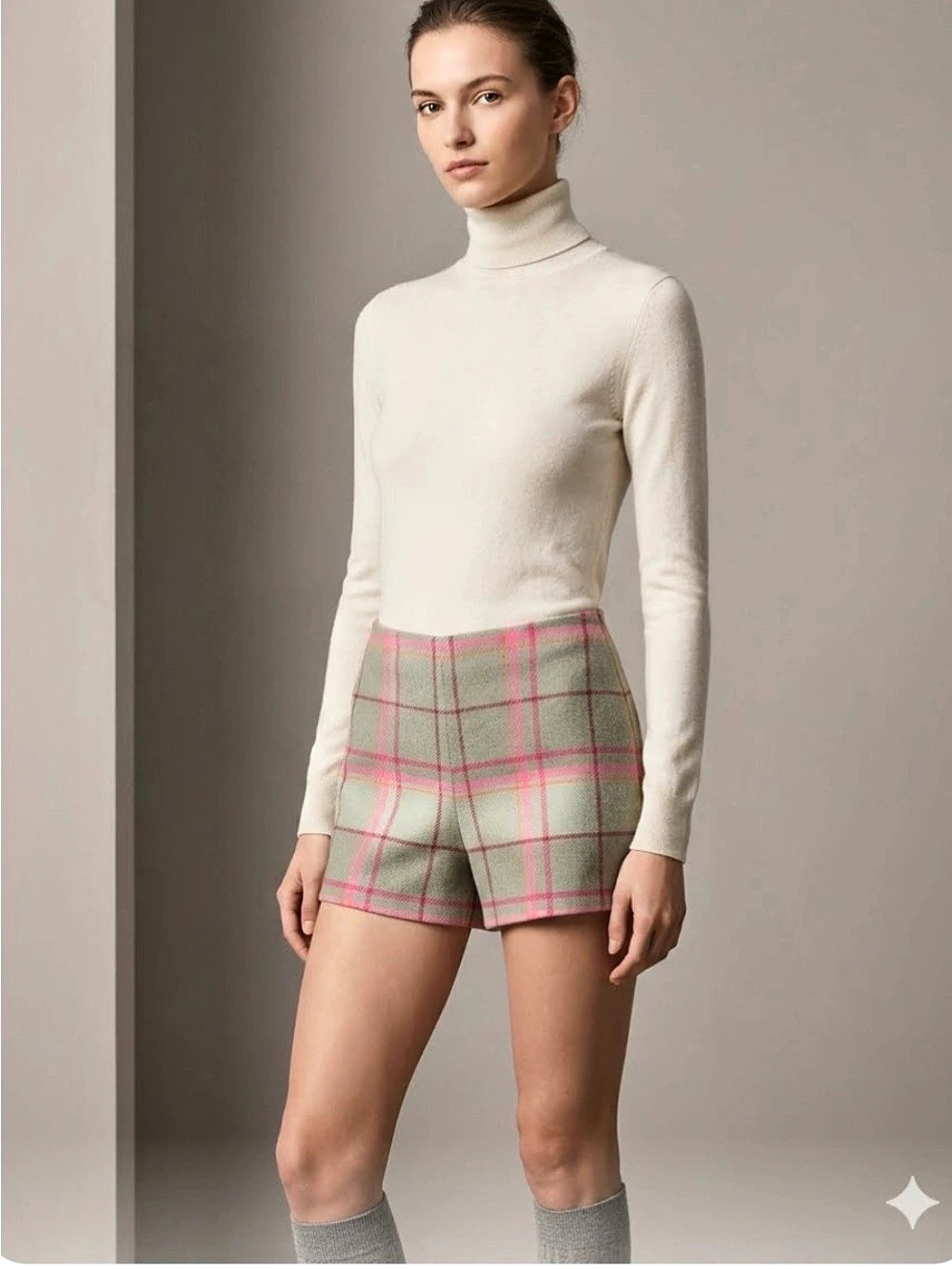 Gap women’s teens wool Plaid Shorts in Gray & Pink  New